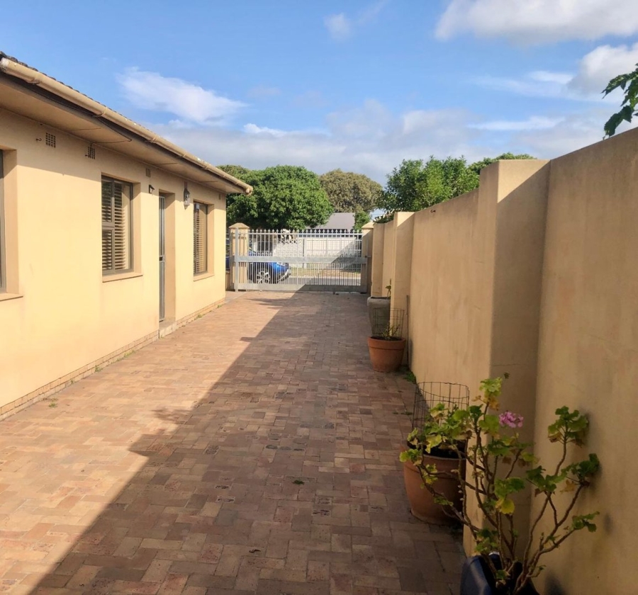 4 Bedroom Property for Sale in Lotus River Western Cape